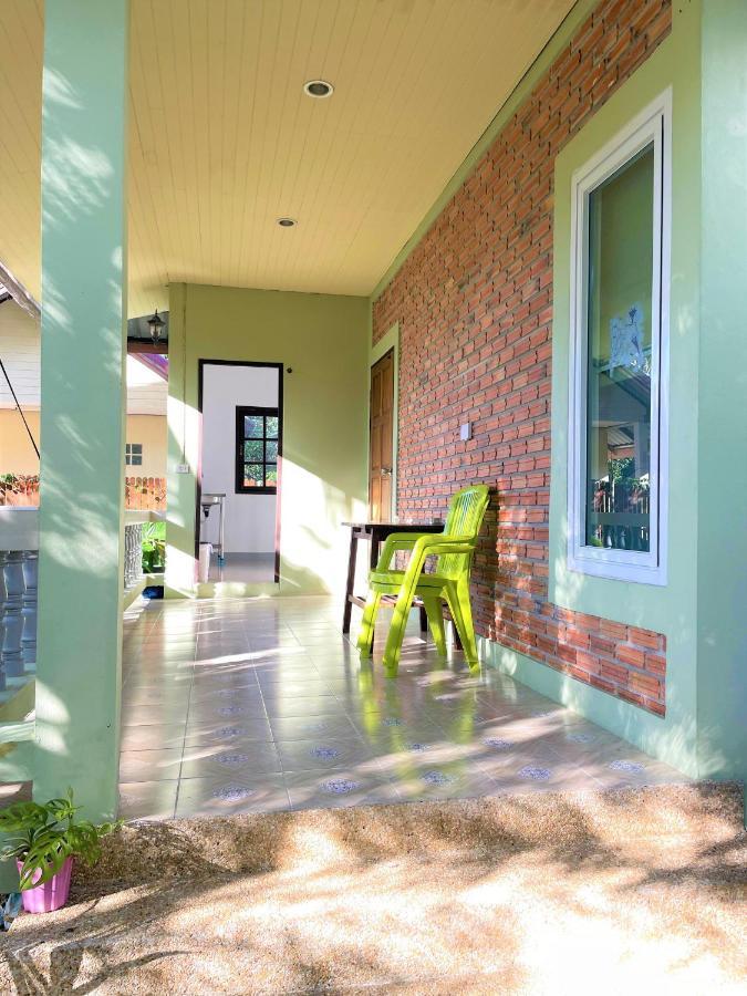 Wandee Bed & Breakfast 카오락 외부 사진