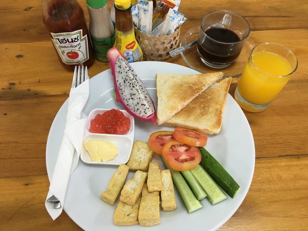 Wandee Bed & Breakfast 카오락 외부 사진