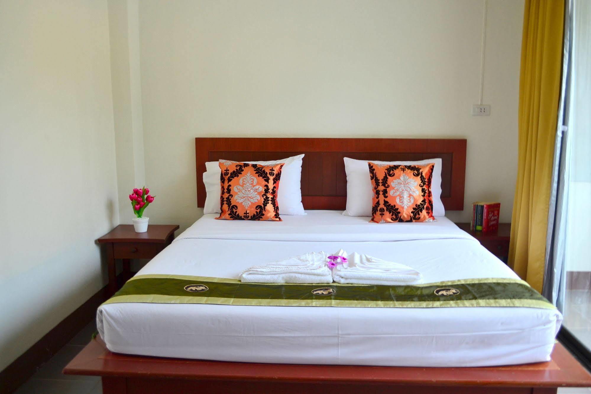 Wandee Bed & Breakfast 카오락 외부 사진