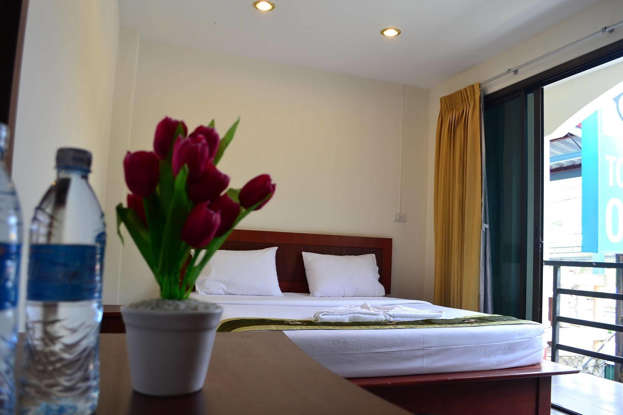 Wandee Bed & Breakfast 카오락 외부 사진